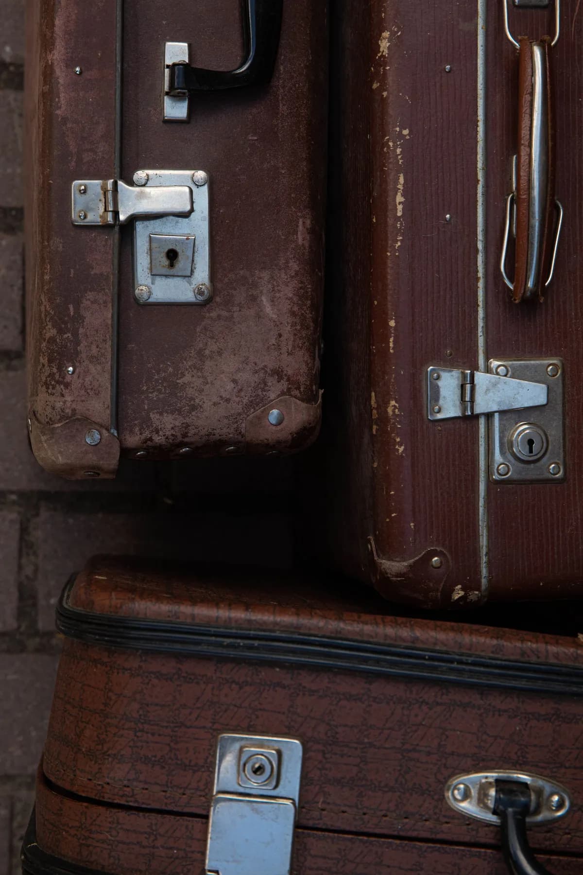 Neelum Luggage Bag